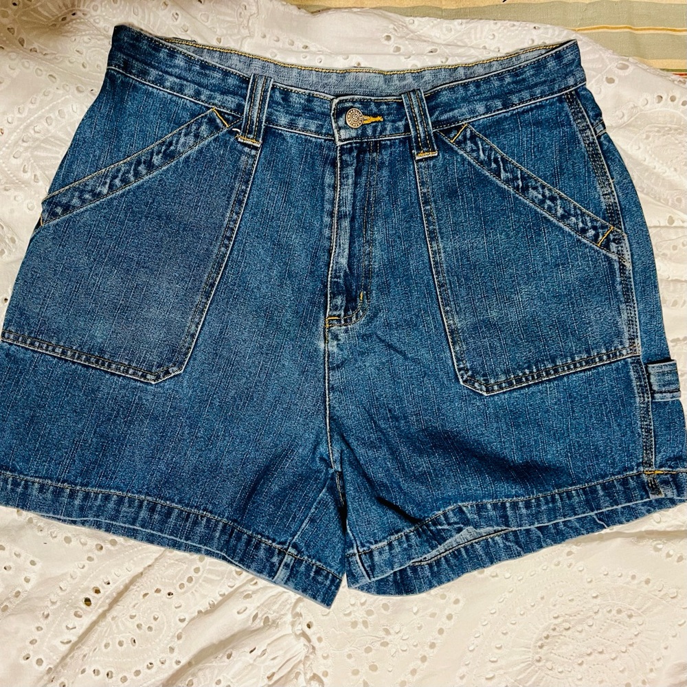⭐️Vintage Bill Blass Classic Blue Jean Shorts